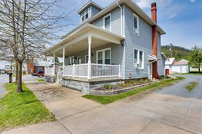Cozy Loganton Vacation Rental in Amish Country!