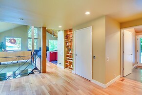 Lakefront Roxboro Home w/ Private Dock!