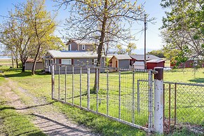 Charlo Cabin Rental ~ 20 Mi to Flathead Lake!