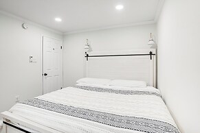 Mineral Cottage w/ Fire Pit: Steps to Lake Anna!