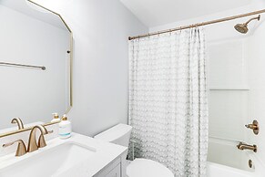 Mineral Cottage w/ Fire Pit: Steps to Lake Anna!