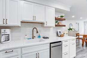 Mineral Cottage w/ Fire Pit: Steps to Lake Anna!