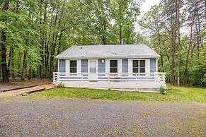 Mineral Cottage w/ Fire Pit: Steps to Lake Anna!