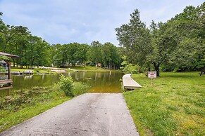 Mineral Cottage w/ Fire Pit: Steps to Lake Anna!