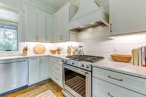 Stunning Cashiers Cottage Rental w/ Screened Porch