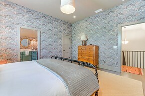 Stunning Cashiers Cottage Rental w/ Screened Porch