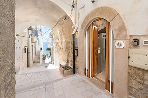 3929 Casa Ferrante by Barbarhouse