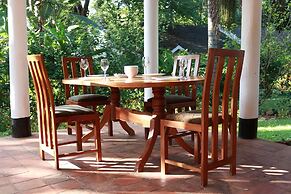 IZAAK WALTON INN EMBU