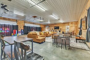 Mommyc's Villa Fun House 4 Bedroom Home by RedAwning