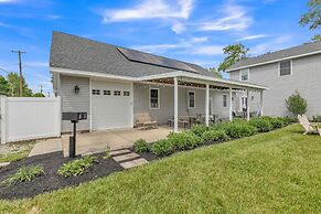 Mommyc's Villa Fun House 4 Bedroom Home by RedAwning