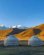 Visit Kel-Suu Yurt Camp