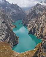 Visit Kel-Suu Yurt Camp