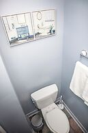 Downtown Cozy 2 BR Apt - 4min drive MardiGras Park