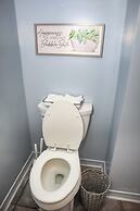 Downtown Cozy 2 BR Apt - 4min drive MardiGras Park