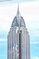 Downtown Cozy 2 BR Apt - 4min drive MardiGras Park