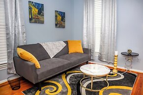 Downtown Cozy 2 BR Apt - 4min drive MardiGras Park