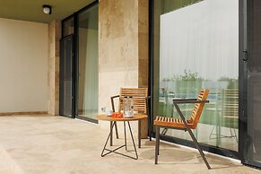 Hypnose Resort by the Sea