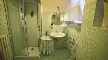 Barcolana Lodge Intero