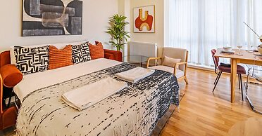 Festival Place Modern Town Center Apt