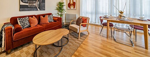 Festival Place Modern Town Center Apt