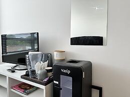 Condo Apartment With Workspace