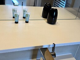 Condo Apartment With Workspace