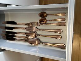 Condo Apartment With Workspace