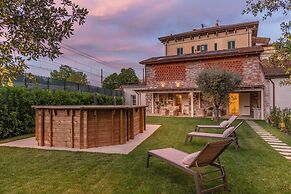 Egidio City Farmhouse