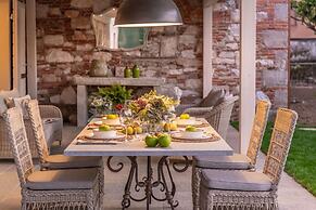 Egidio City Farmhouse