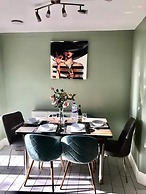 Stunning 3-bed House in Bristol