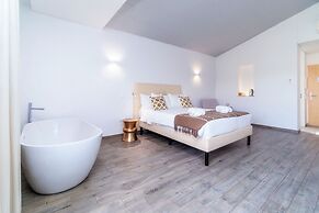 Mercedes Country House