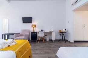 Mercedes Country House