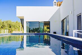 Mercedes Country House