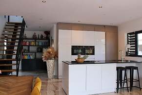 Luxury Villa Incl Pool With Seaview Near Beaches