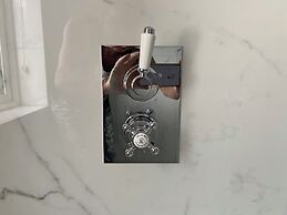 The Croydon Penthouse