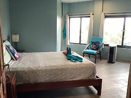 Mama Lola Bed and Breakfast
