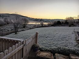 Comfortable Mobile Home in the Countryside