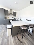 City Centre 1-bed Apartment in Preston With Sky