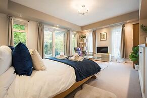 Cozy City Retreat in Bristol With Parking & Patio
