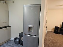 Stunning 2-bed Apt-freeparking, Close to City