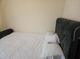 Stunning 2-bed Apt-freeparking, Close to City