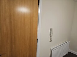 Stunning 2-bed Apt-freeparking, Close to City