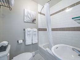 Somerset Lakeside Resort