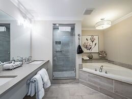 Somerset Lakeside Resort