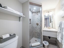 Somerset Lakeside Resort