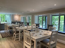 Somerset Lakeside Resort