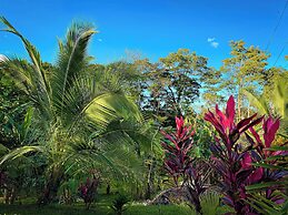 Yakari Grei Bungalows