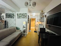 One Bedroom WBalcony Near Bgc Netflix