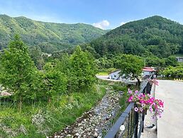 Gapyeong Sanmaeul Glamping