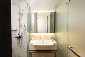 Voyage Kaohsiung By Cosmos Oasis